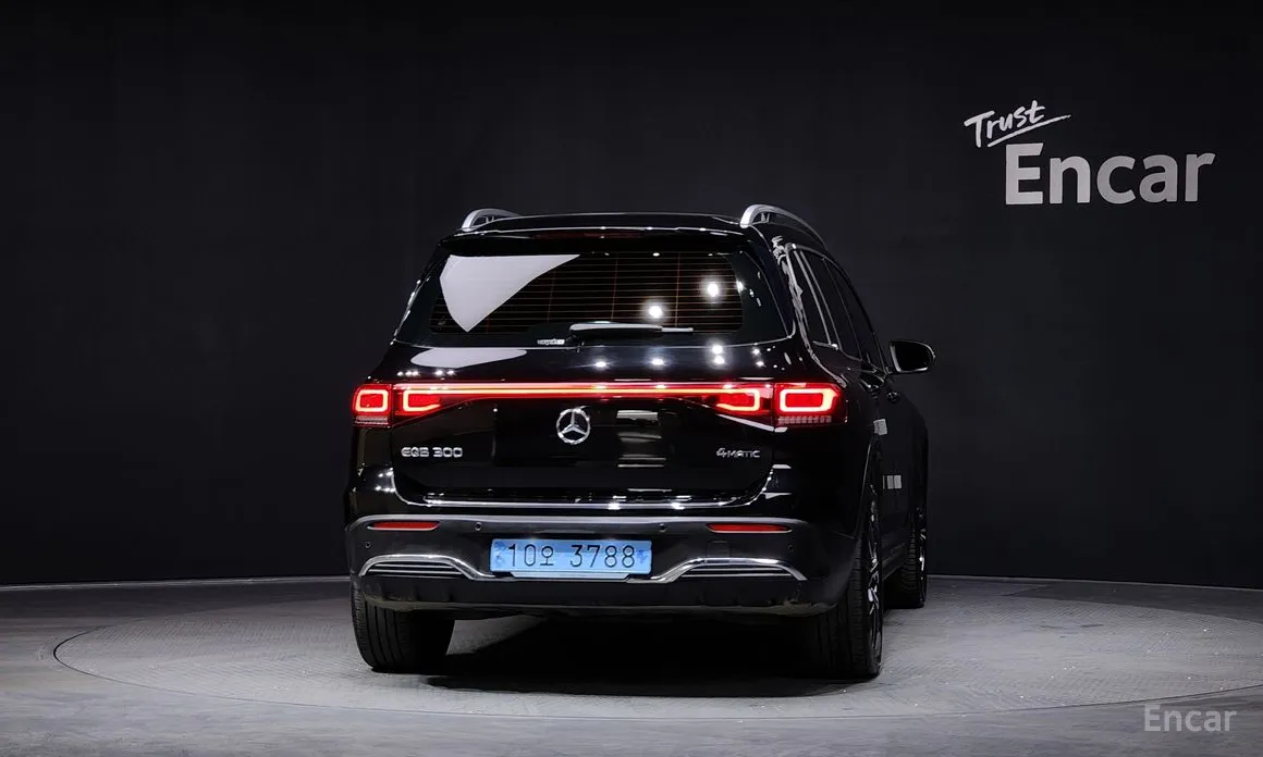 Фото 4 - Mercedes-Benz EQB