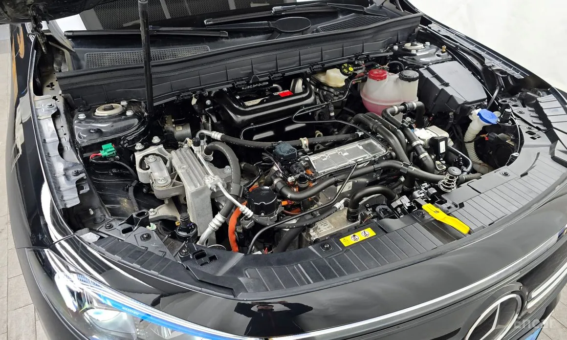 Фото 6 - Mercedes-Benz EQB