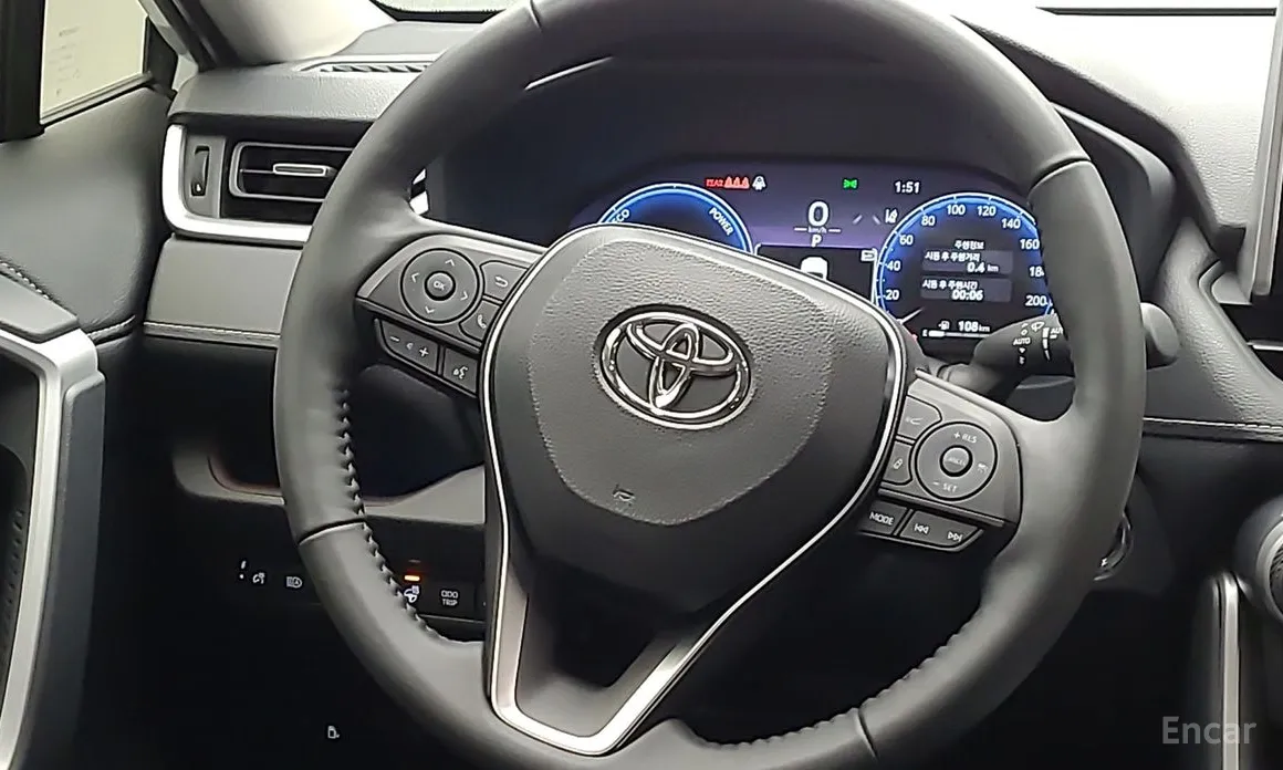 Фото 14 - Toyota RAV4