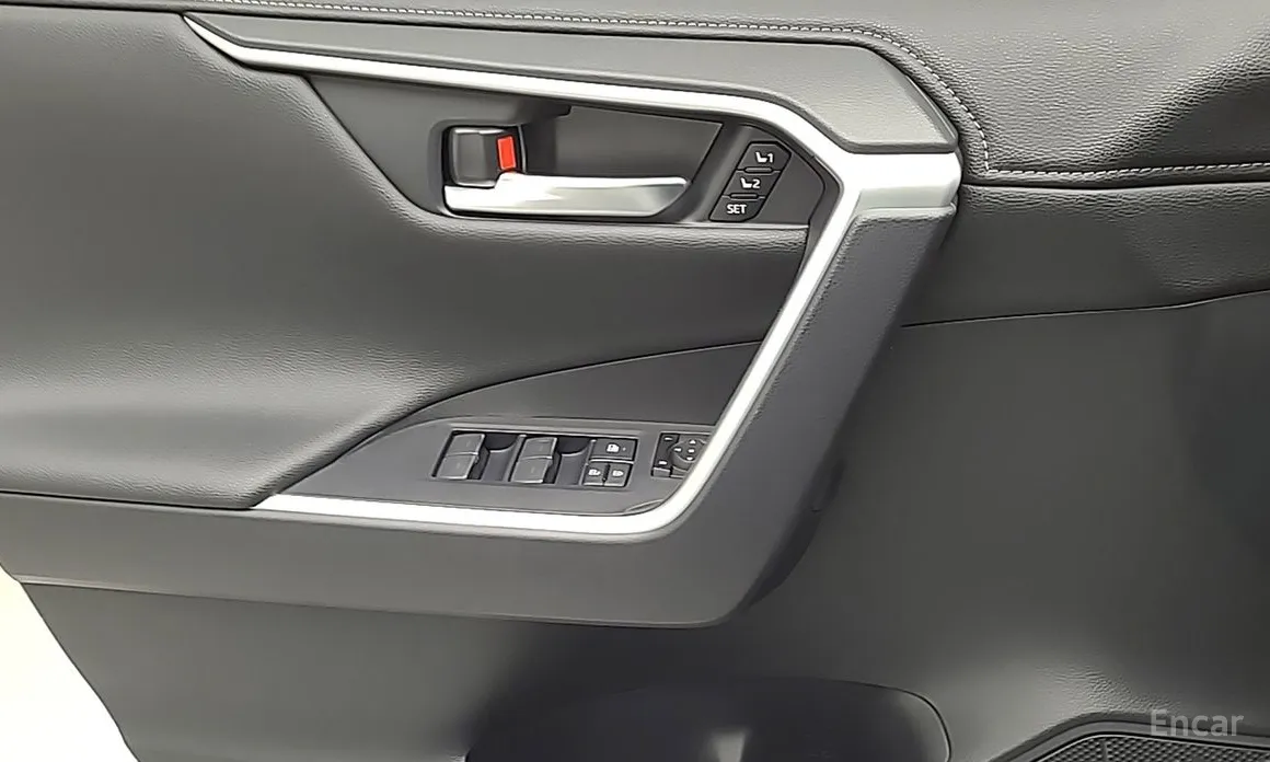 Фото 16 - Toyota RAV4