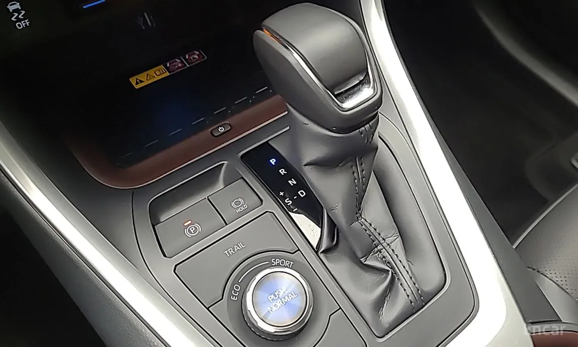 Фото 8 - Toyota RAV4