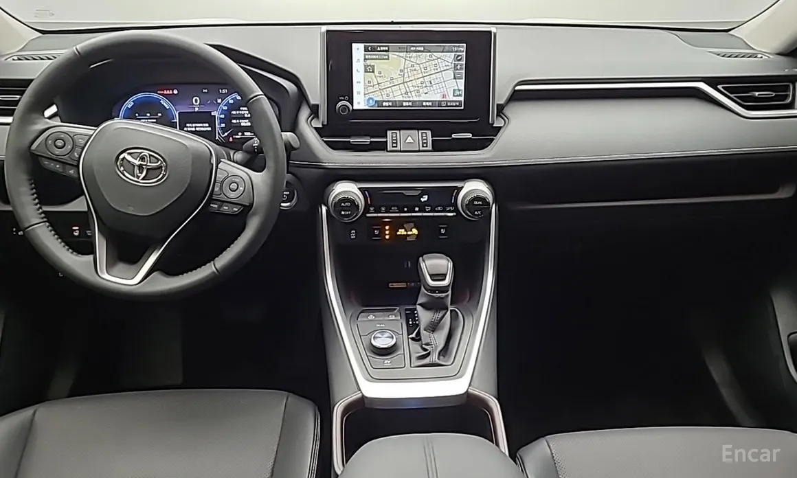 Фото 9 - Toyota RAV4