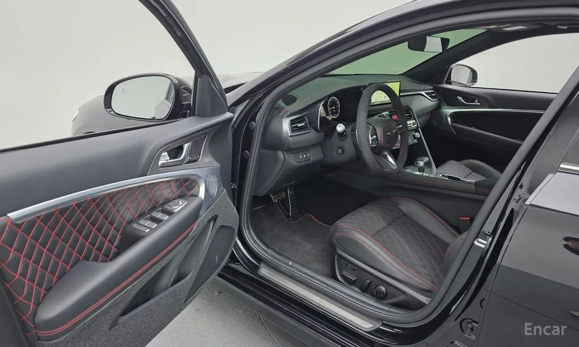 Фото 10 - Genesis G70