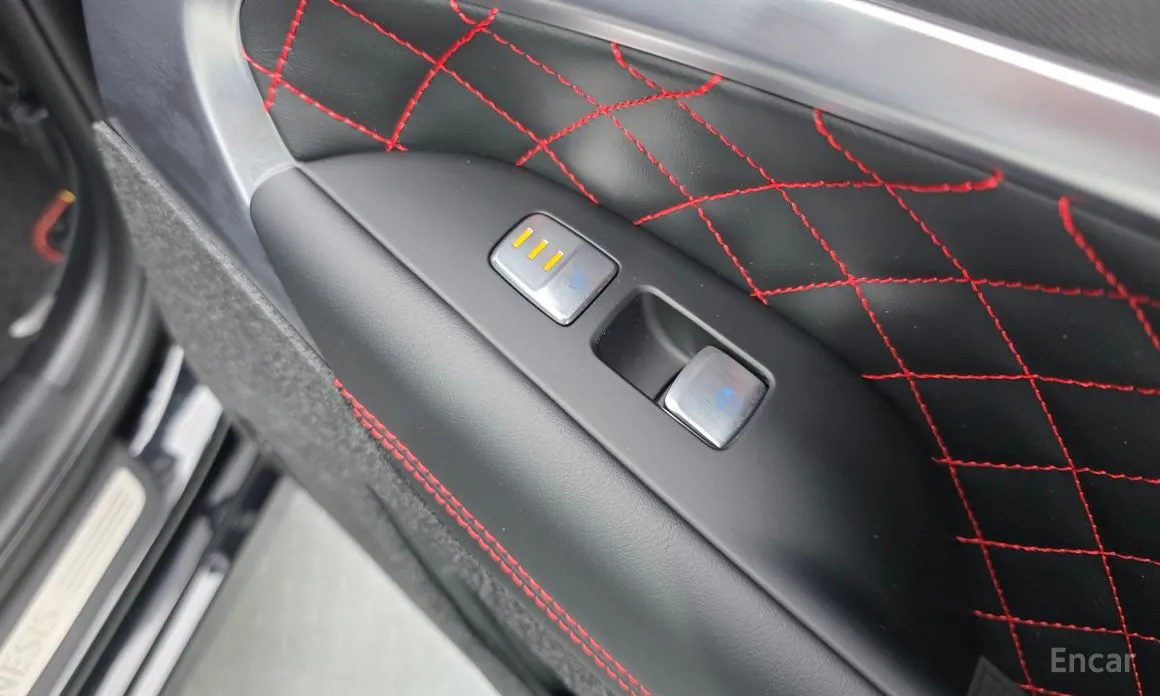 Фото 18 - Genesis G70