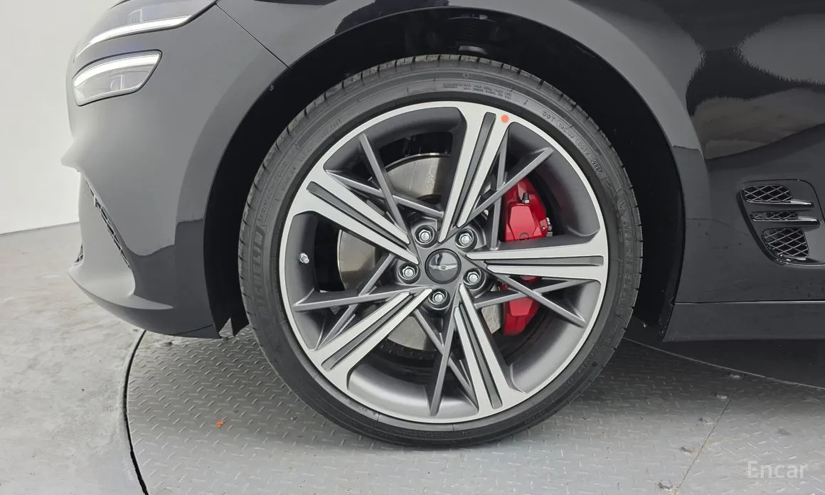 Фото 5 - Genesis G70