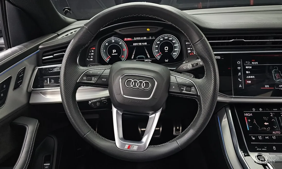 Фото 13 - Audi Q8