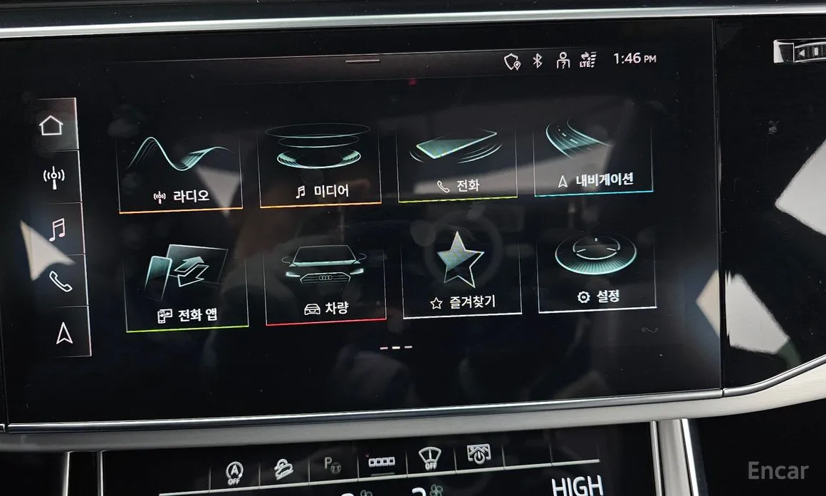 Фото 15 - Audi Q8