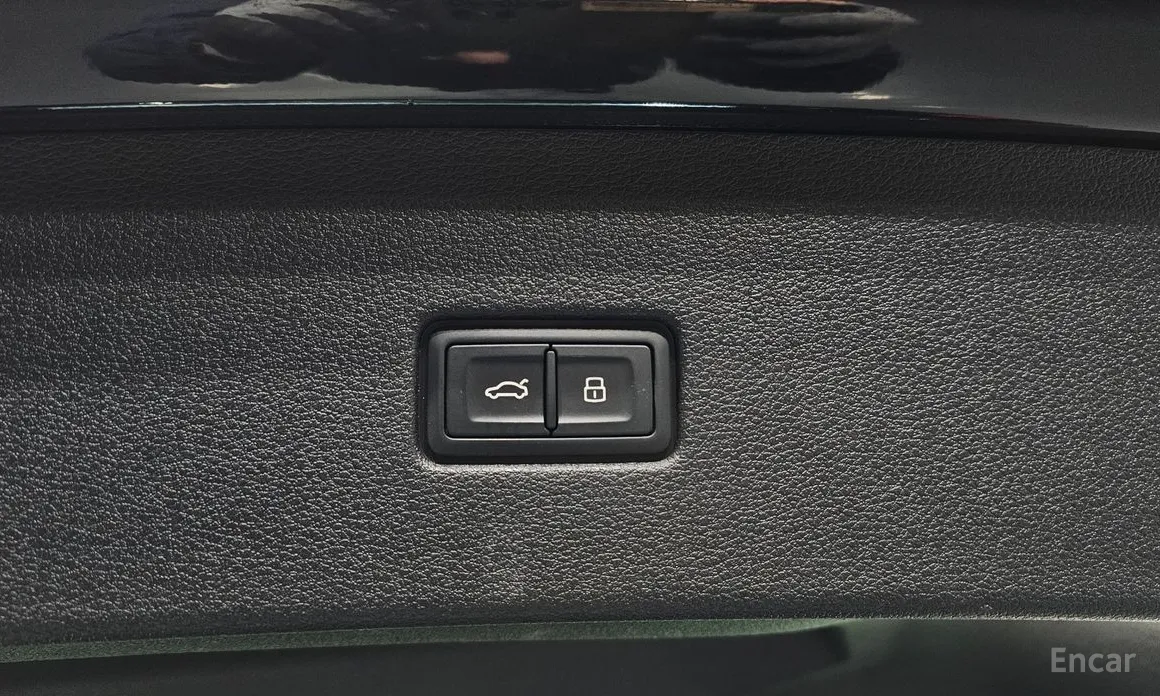 Фото 20 - Audi Q8