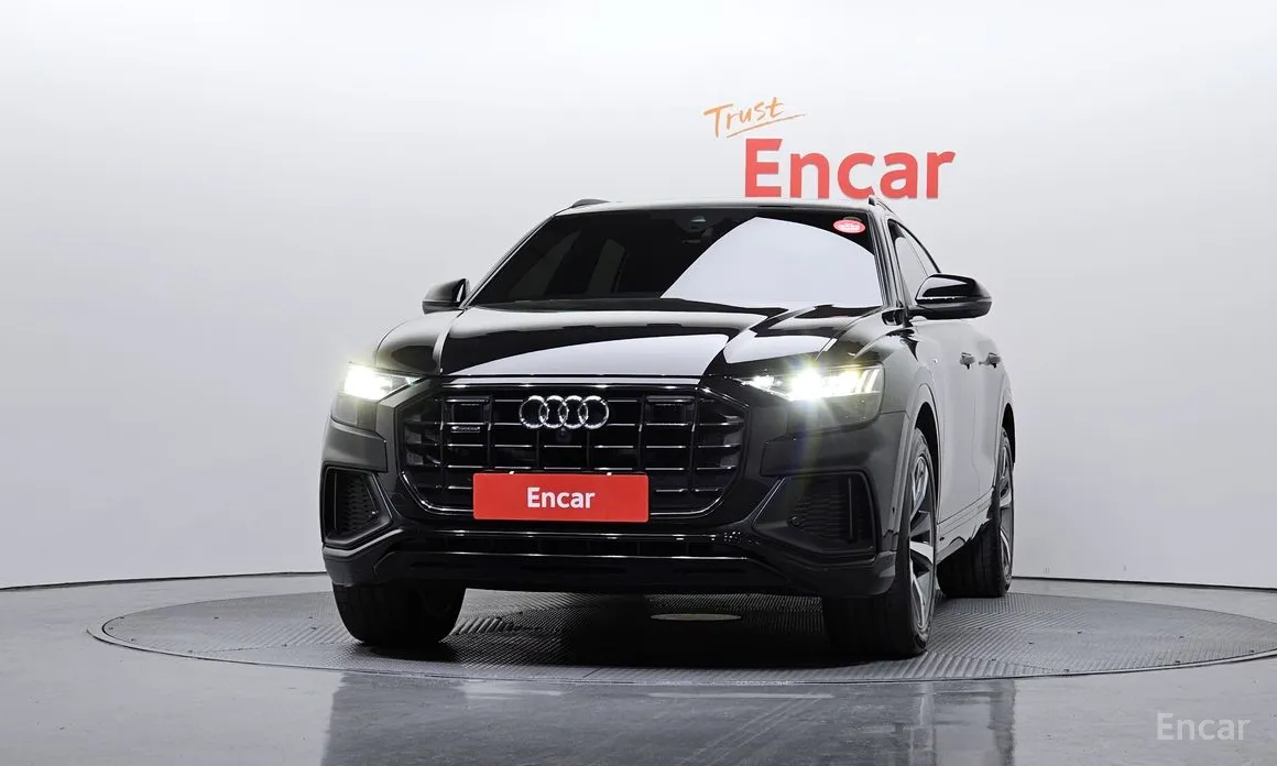 Фото 3 - Audi Q8