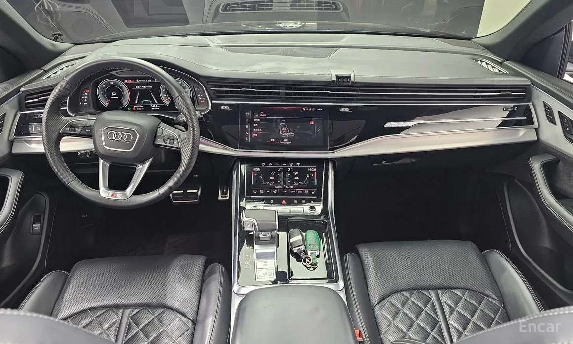 Фото 7 - Audi Q8