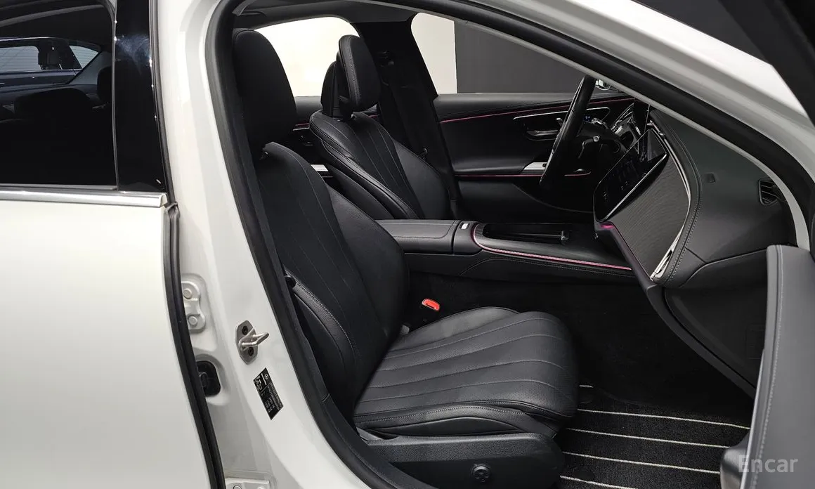 Фото 10 - Mercedes-Benz E-Class