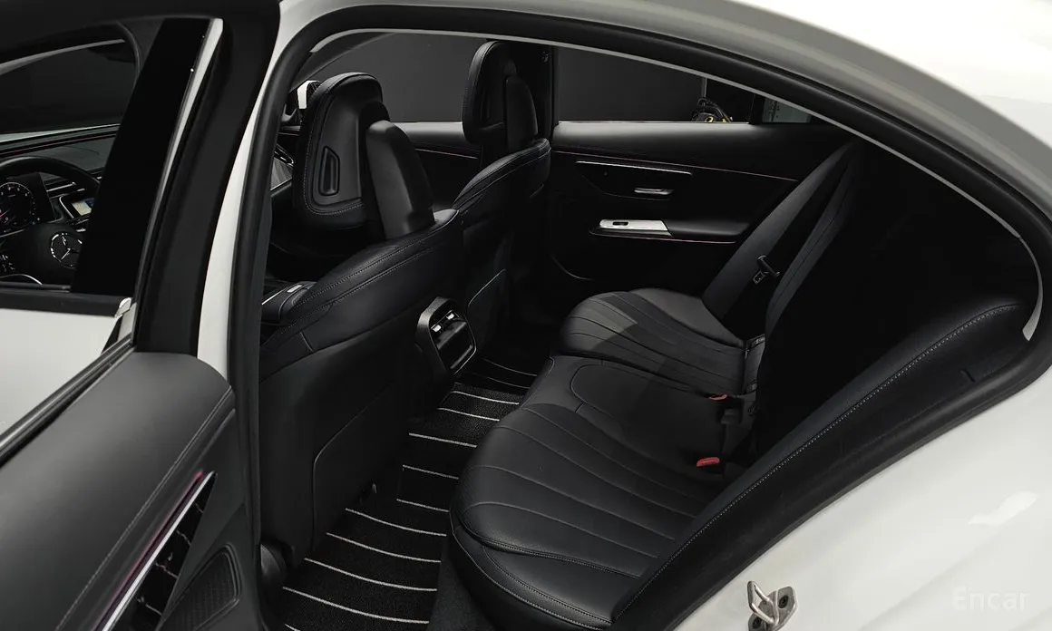 Фото 12 - Mercedes-Benz E-Class