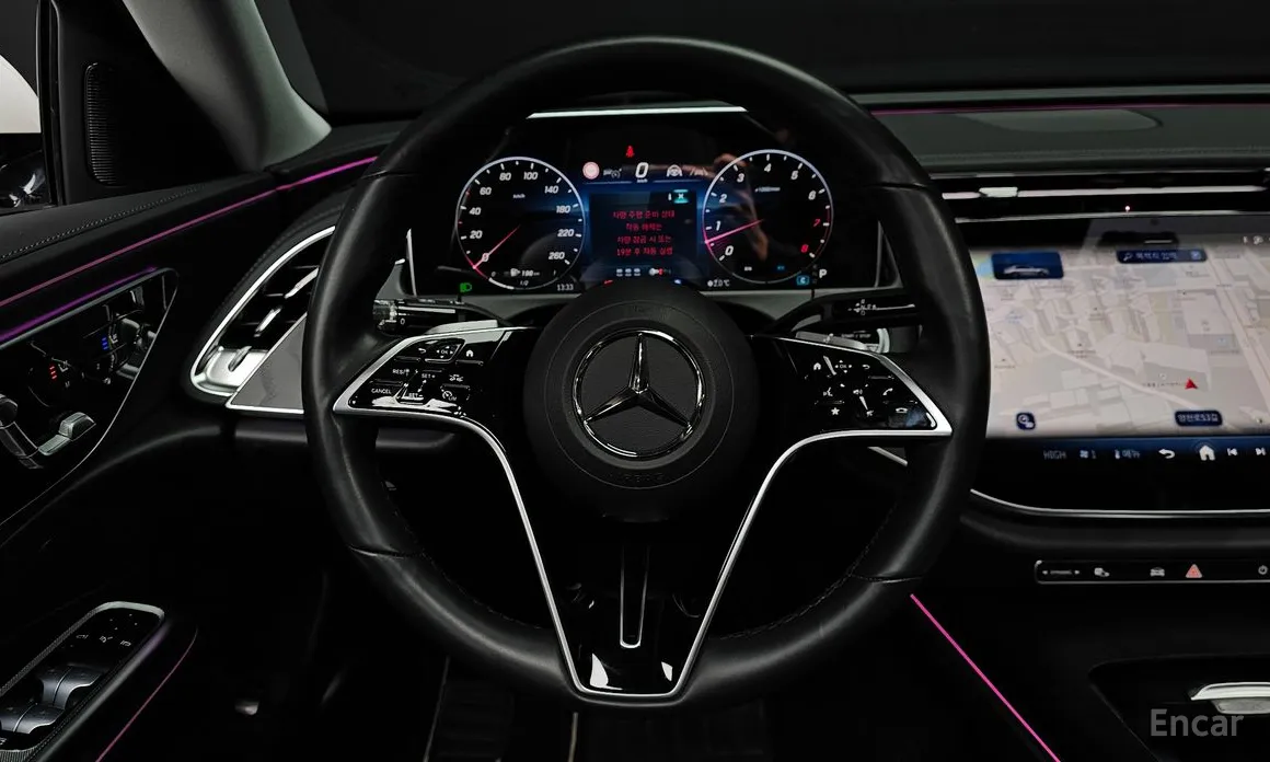 Фото 13 - Mercedes-Benz E-Class