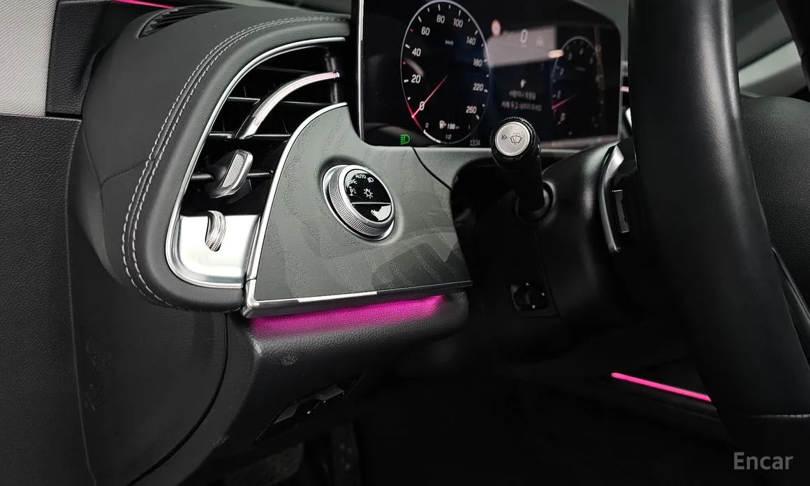 Фото 17 - Mercedes-Benz E-Class