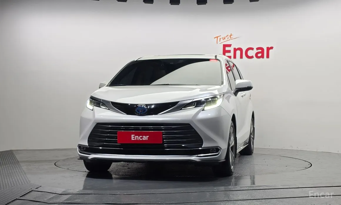 Фото 3 - Toyota Sienna