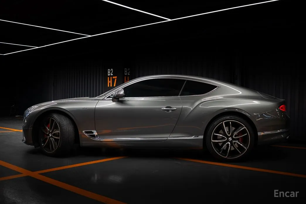 Фото 3 - Bentley Continental GT