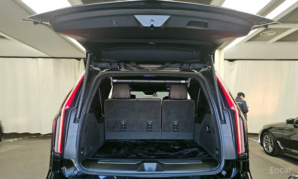 Фото 20 - Cadillac Escalade