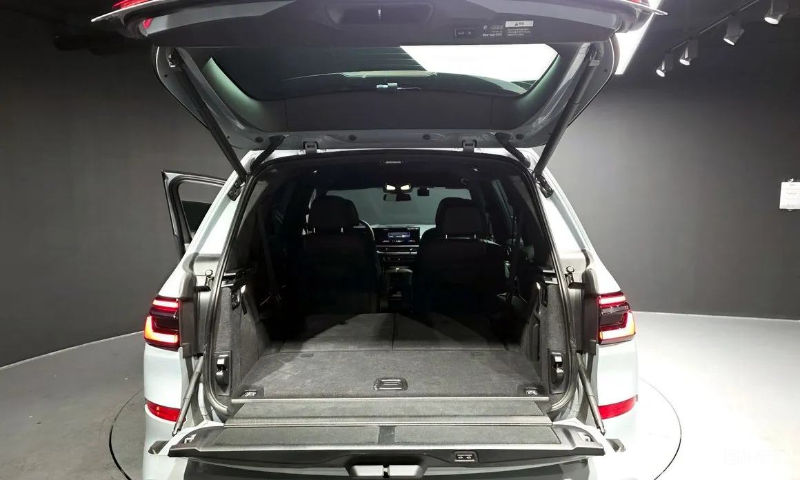 Photo 20 - BMW X7