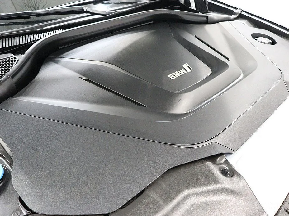 Фото 19 - BMW iX3