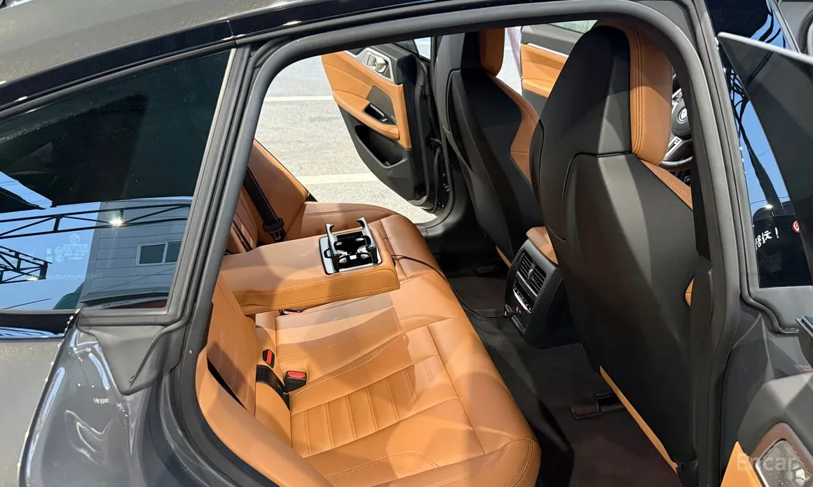 Фото 11 - BMW i4