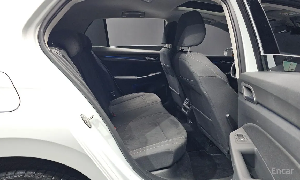 Фото 12 - Volkswagen Golf