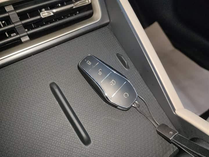 Фото 9 - BYD Qin L