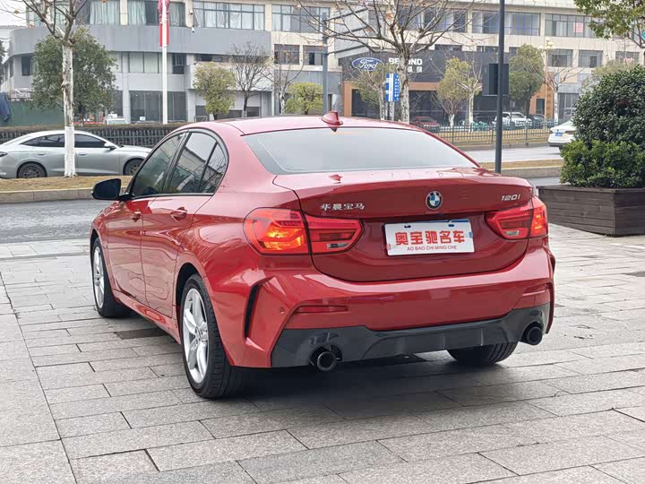 Фото 6 - BMW 1 Series