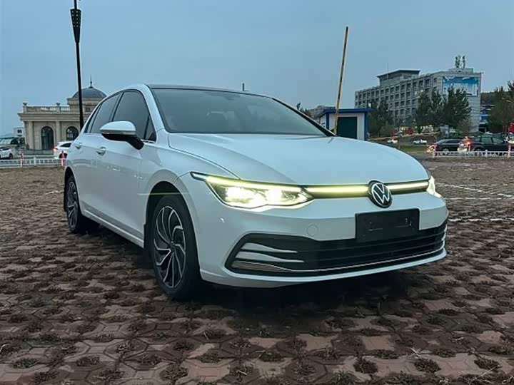 Фото 2 - Volkswagen Golf