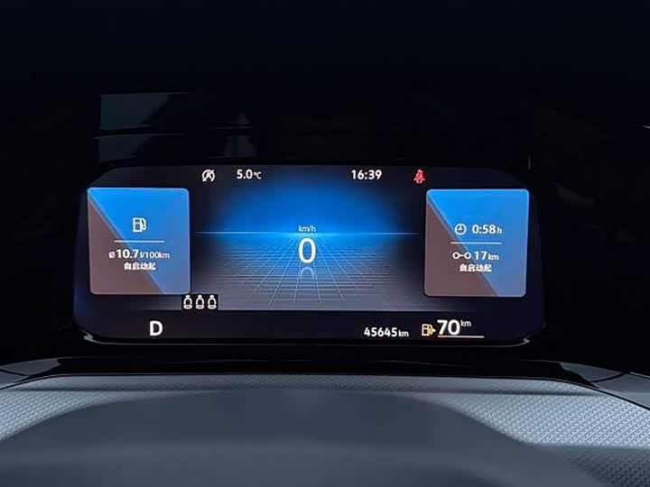 Фото 3 - Volkswagen Golf