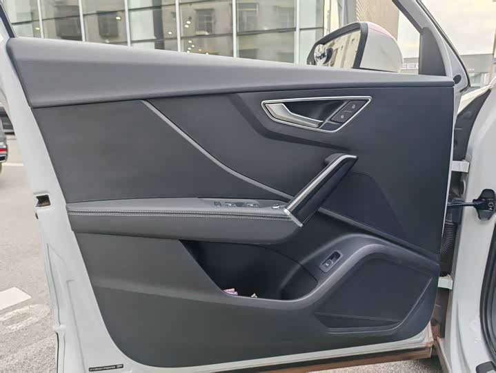 Фото 7 - Audi Q2L