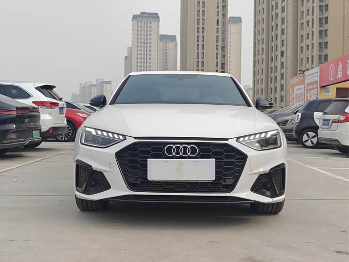 Фото 2 - Audi A4L