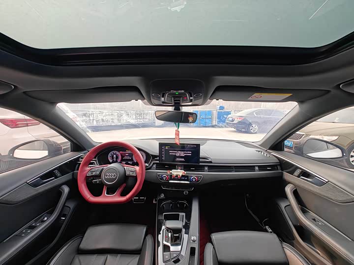 Фото 6 - Audi A4L