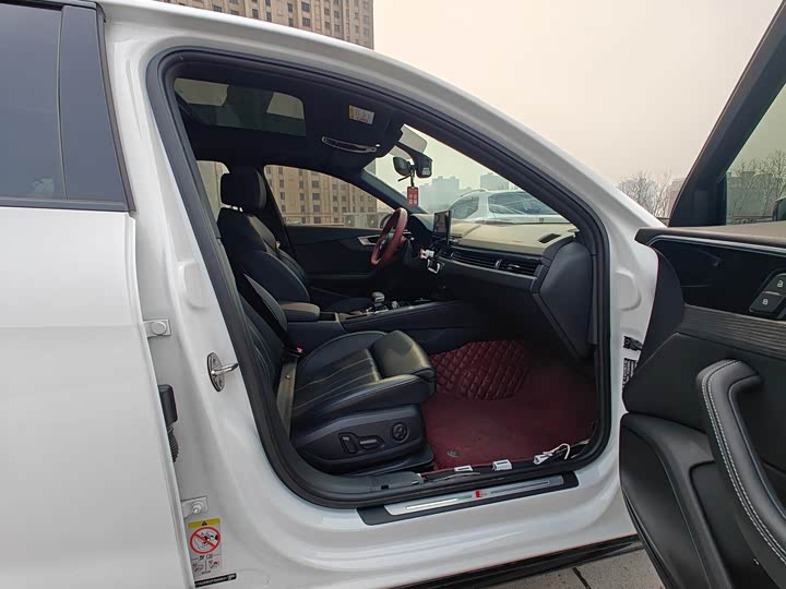 Фото 7 - Audi A4L