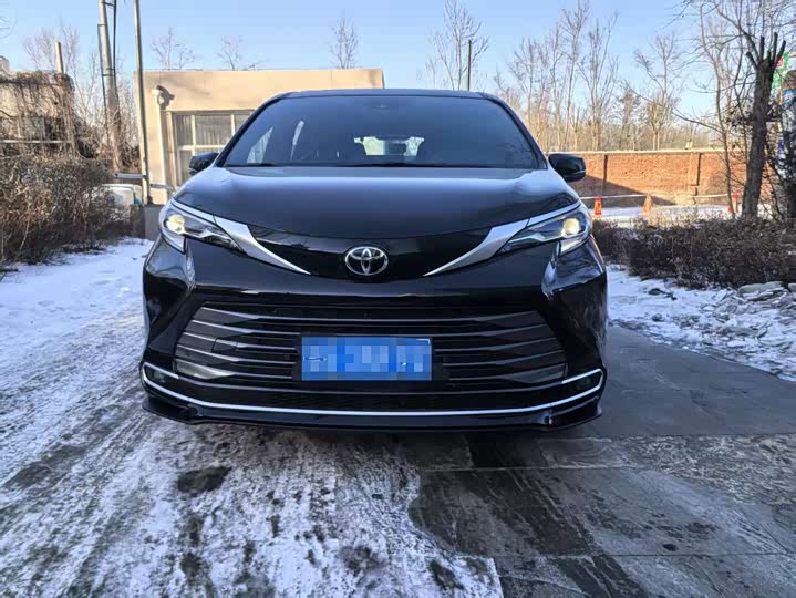 Фото 2 - Toyota Sienna