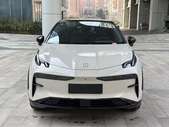 Фото 2 - Zeekr X