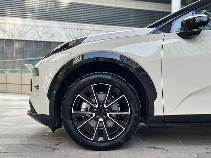 Фото 8 - Zeekr X