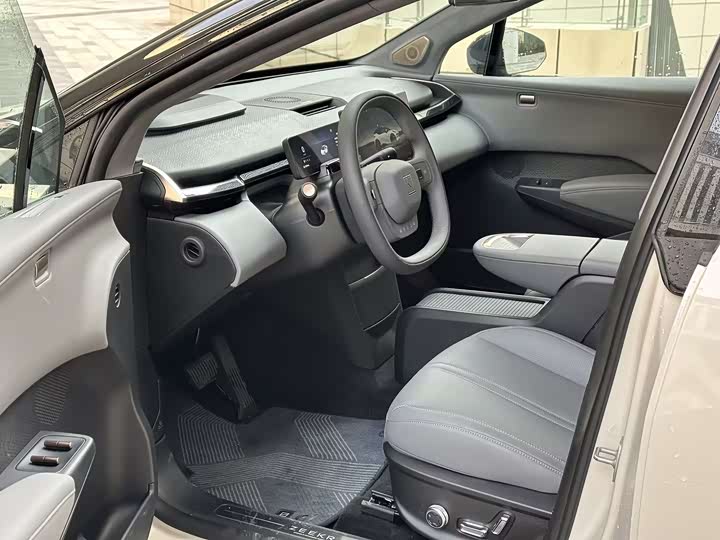 Фото 9 - Zeekr X