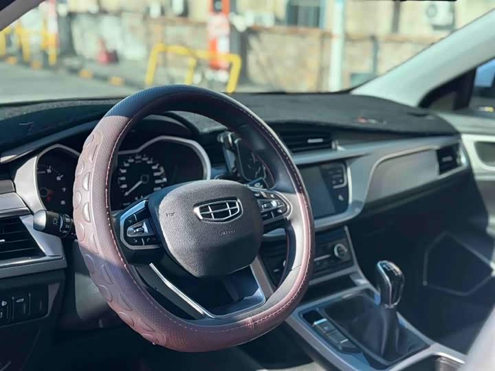 Фото 4 - Geely Emgrand GL