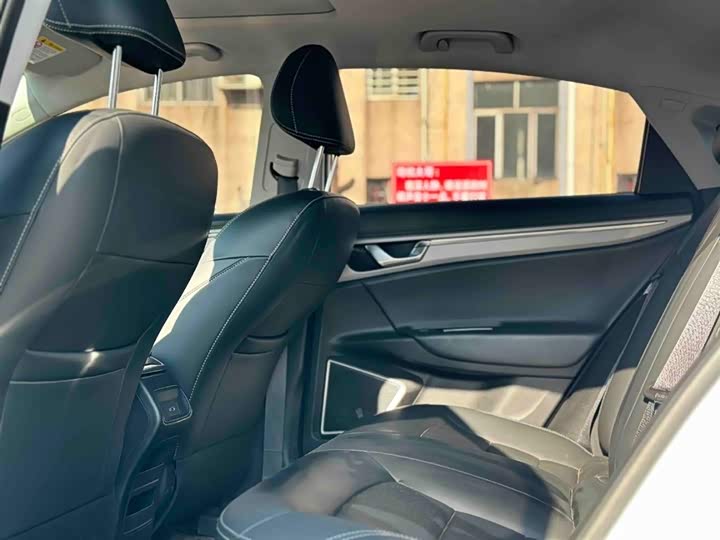 Фото 6 - Geely Emgrand GL