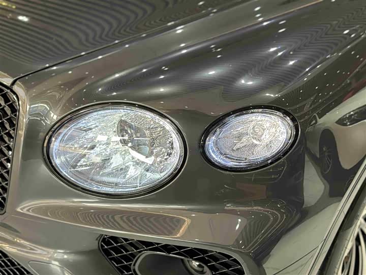 Фото 9 - Bentley Bentayga
