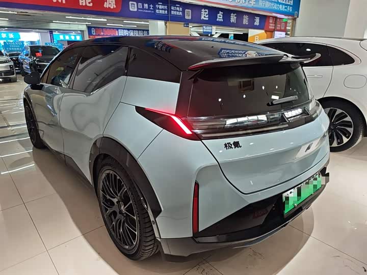 Фото 5 - Zeekr X