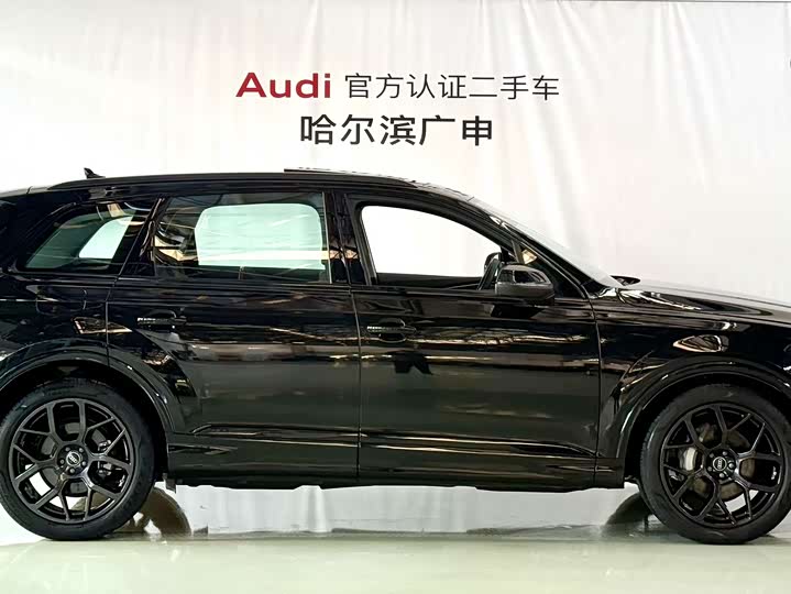 Фото 2 - Audi Q7