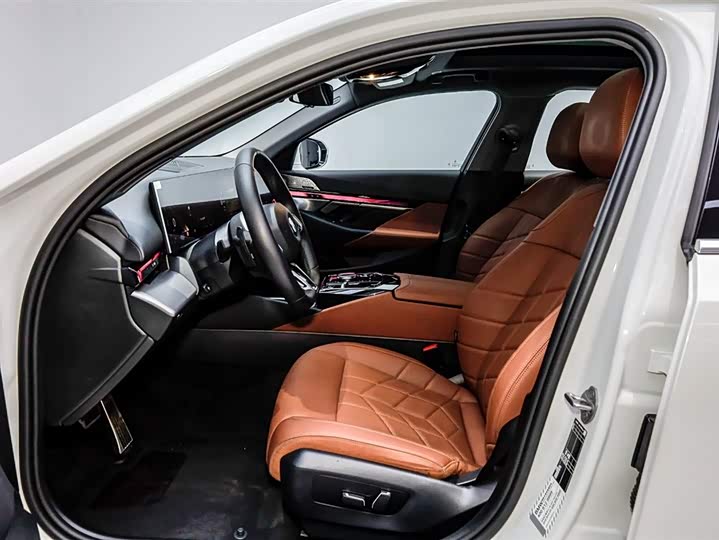 Фото 9 - BMW 5 Series