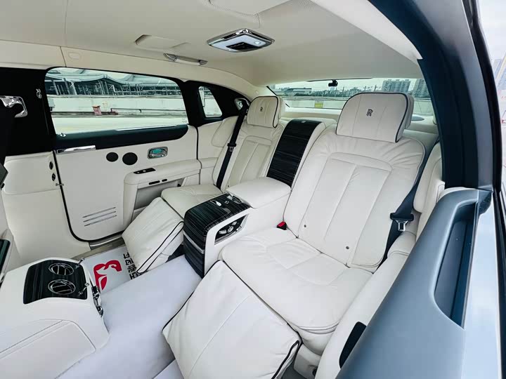 Фото 9 - Rolls-Royce Ghost