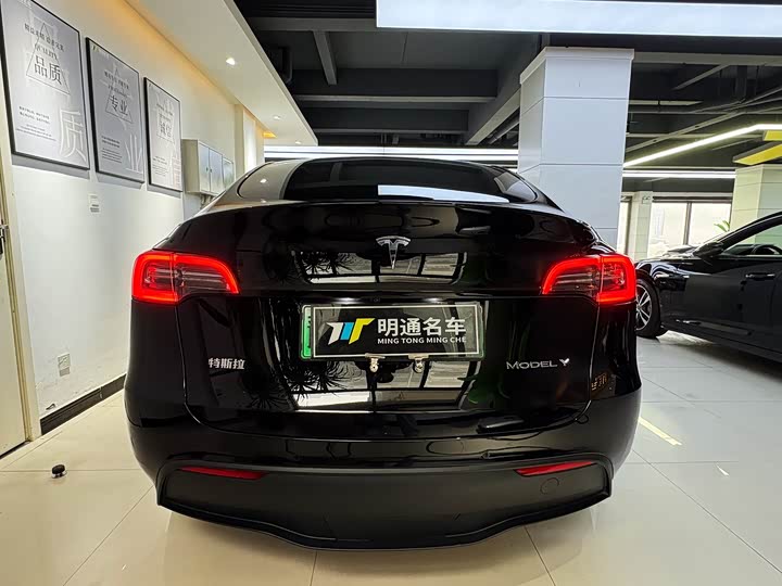 Фото 4 - Tesla Model Y