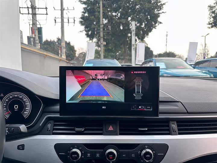 Фото 8 - Audi A4L