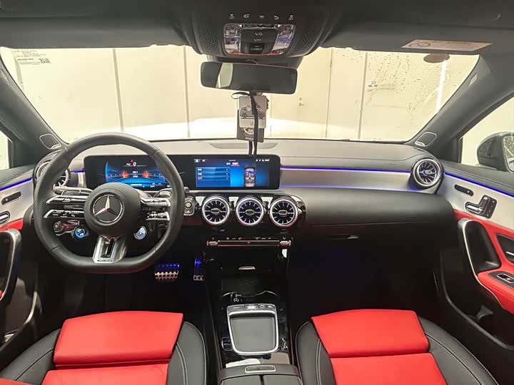 Фото 9 - Mercedes-Benz A-Class AMG