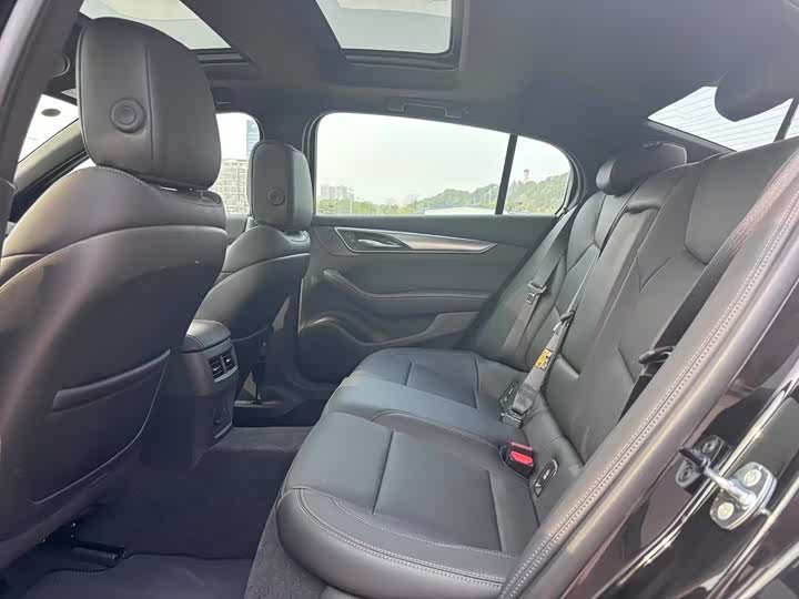 Фото 8 - Cadillac CT5