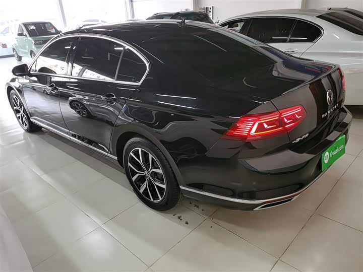 Фото 5 - Volkswagen Magotan