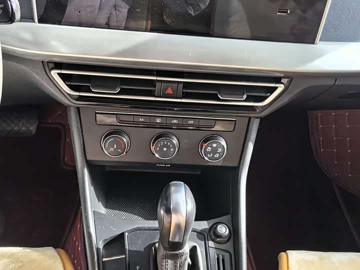 Фото 8 - Volkswagen Lavida